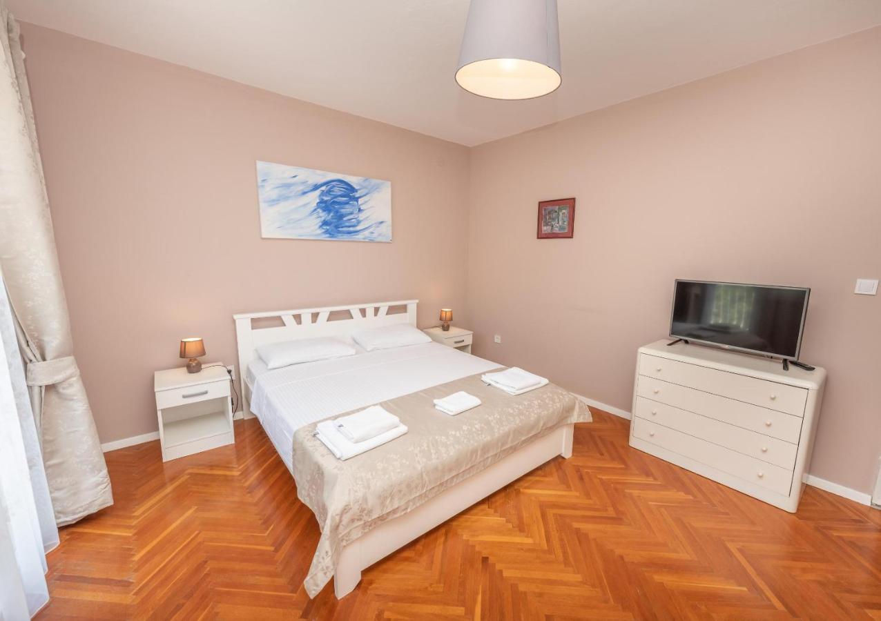Ioannis Apartments 蒂瓦特 外观 照片