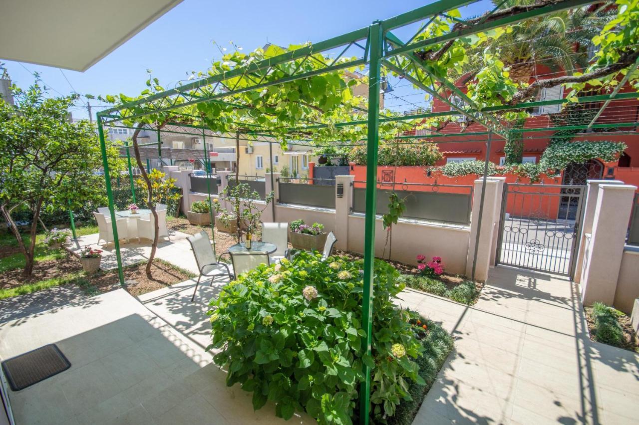Ioannis Apartments 蒂瓦特 外观 照片
