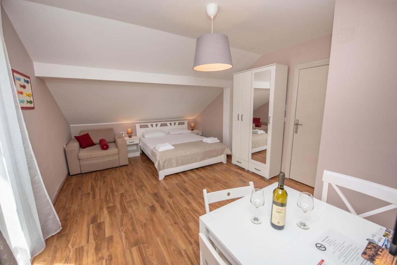 Ioannis Apartments 蒂瓦特 外观 照片