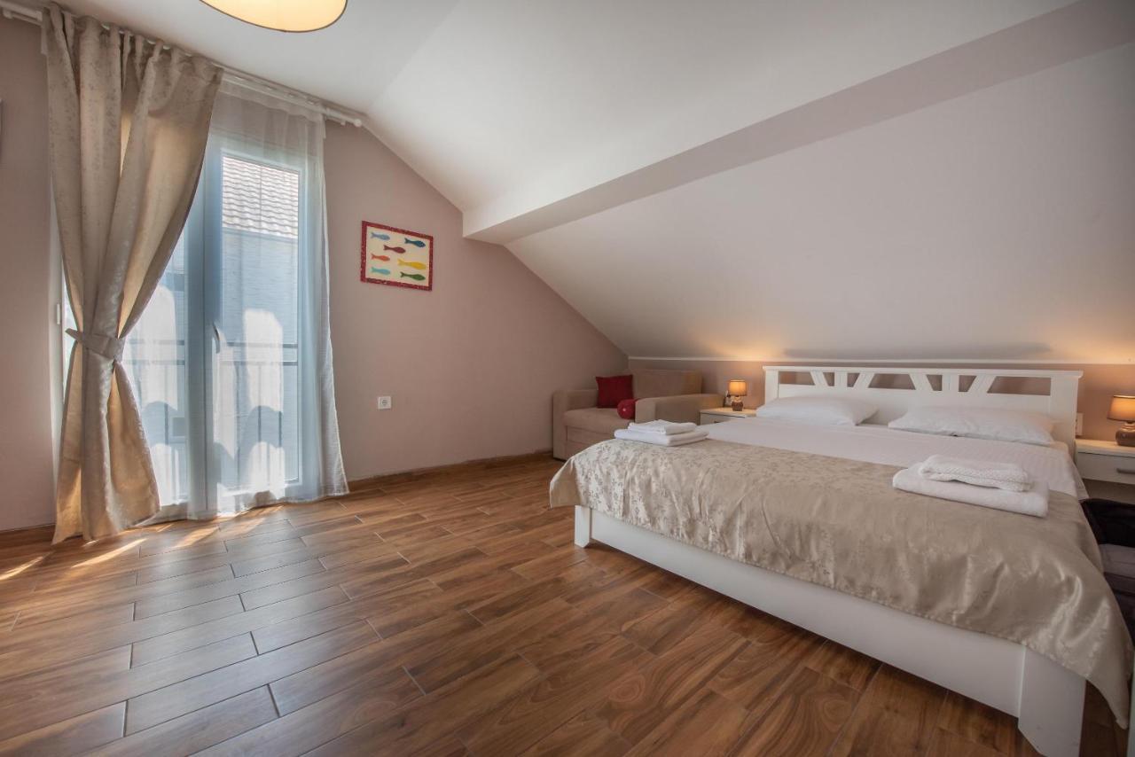 Ioannis Apartments 蒂瓦特 外观 照片