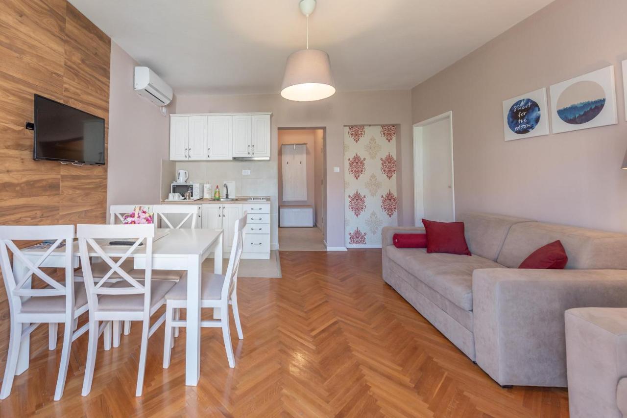Ioannis Apartments 蒂瓦特 外观 照片